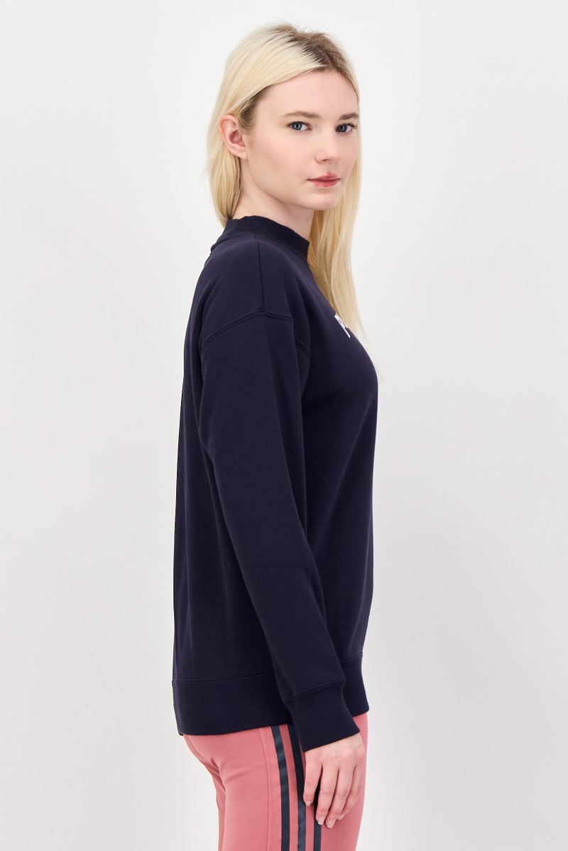 PUMA سويت شيرت خارجي طويل الأكمام للنساء بقصة مريحة، كحلي داكن - Image 2